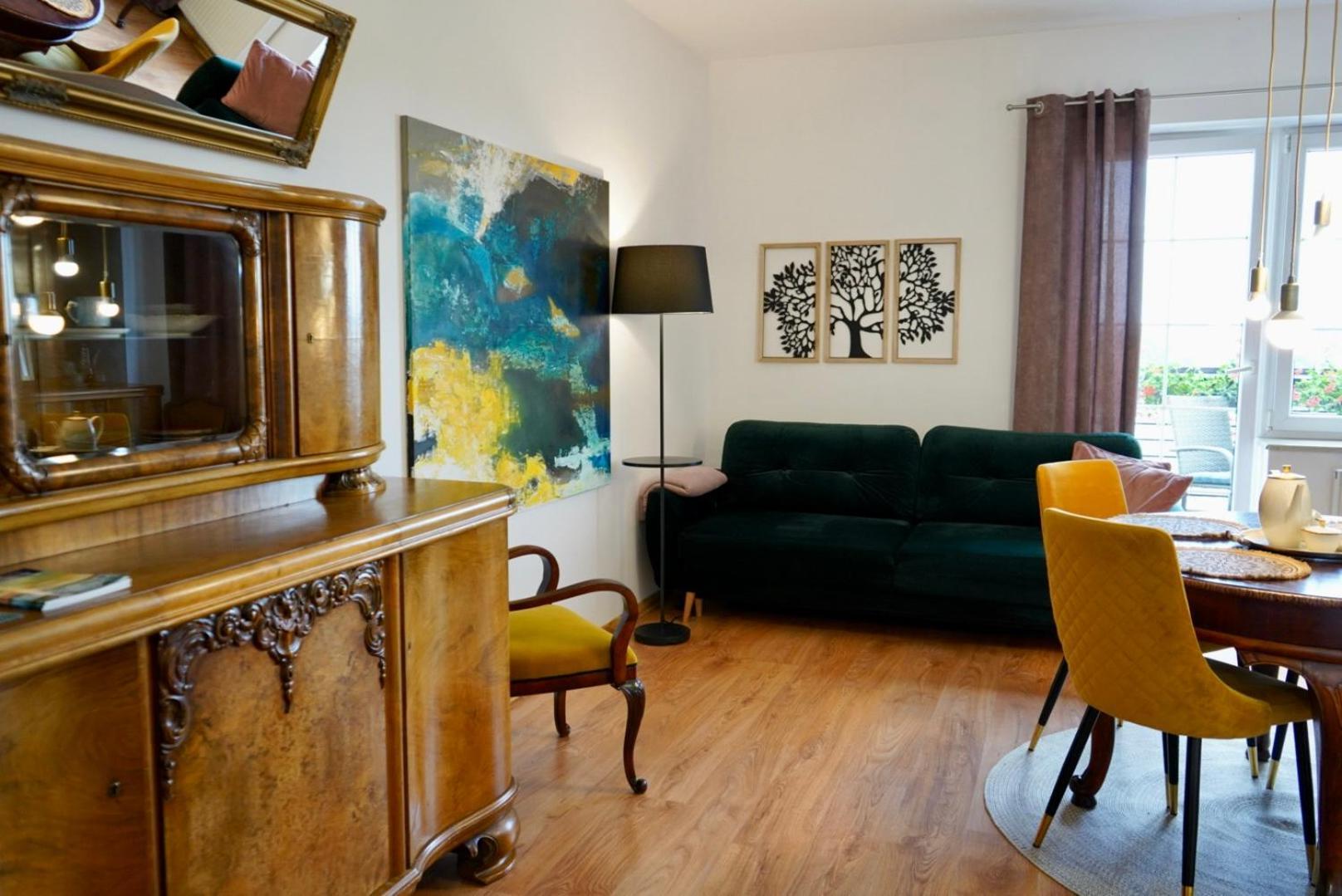 Artystyczna Przestrzen Z Widokiem Na Jeziora Apartment Ilawa Exterior photo