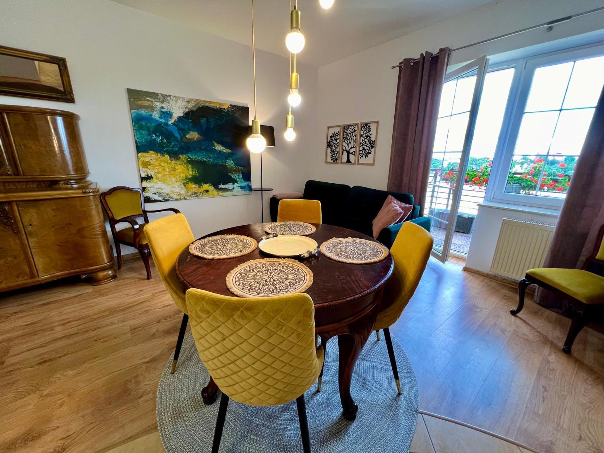 Artystyczna Przestrzen Z Widokiem Na Jeziora Apartment Ilawa Exterior photo